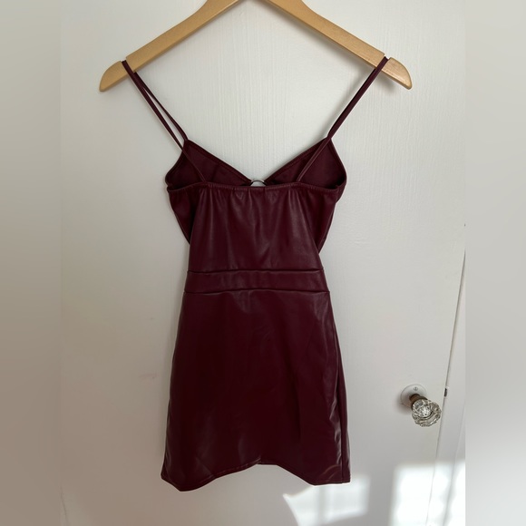 Maroon leather-look cutout mini dress - Picture 2 of 2
